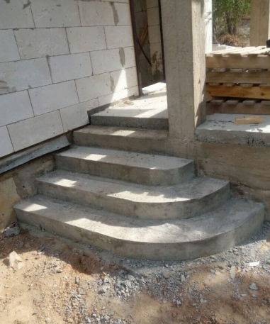 Крыльцо для дома из бетона